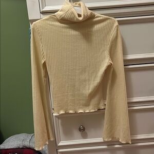 Chic Cream Ribbed Knit Top